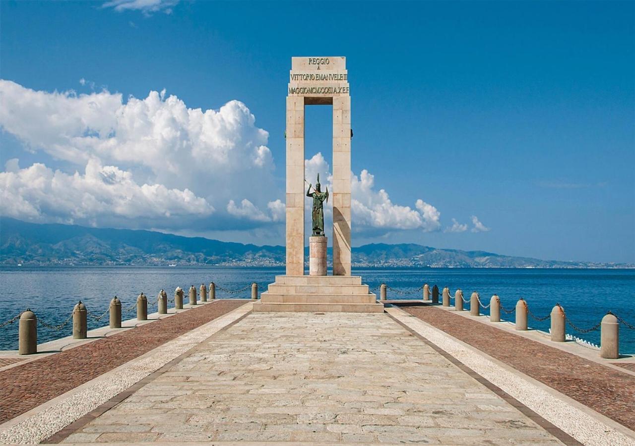 Xenia Luxury Rooms Reggio di Calabria Exterior foto